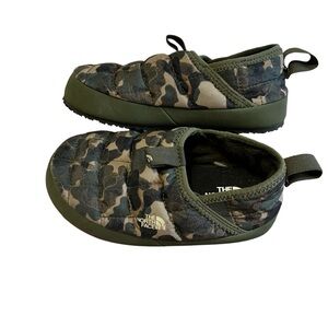 The North Face Kids Camouflage Slippers